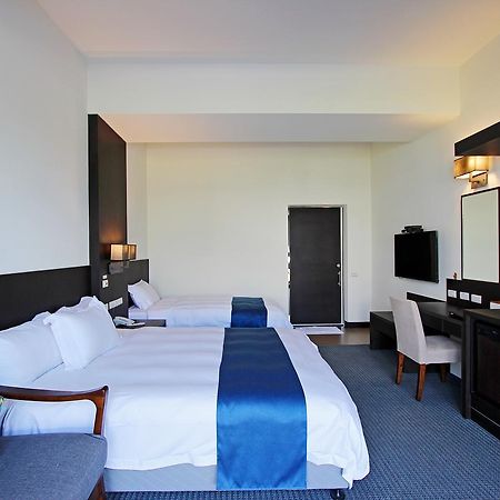 Celebrity 99 Hotel Ji'an Buitenkant foto